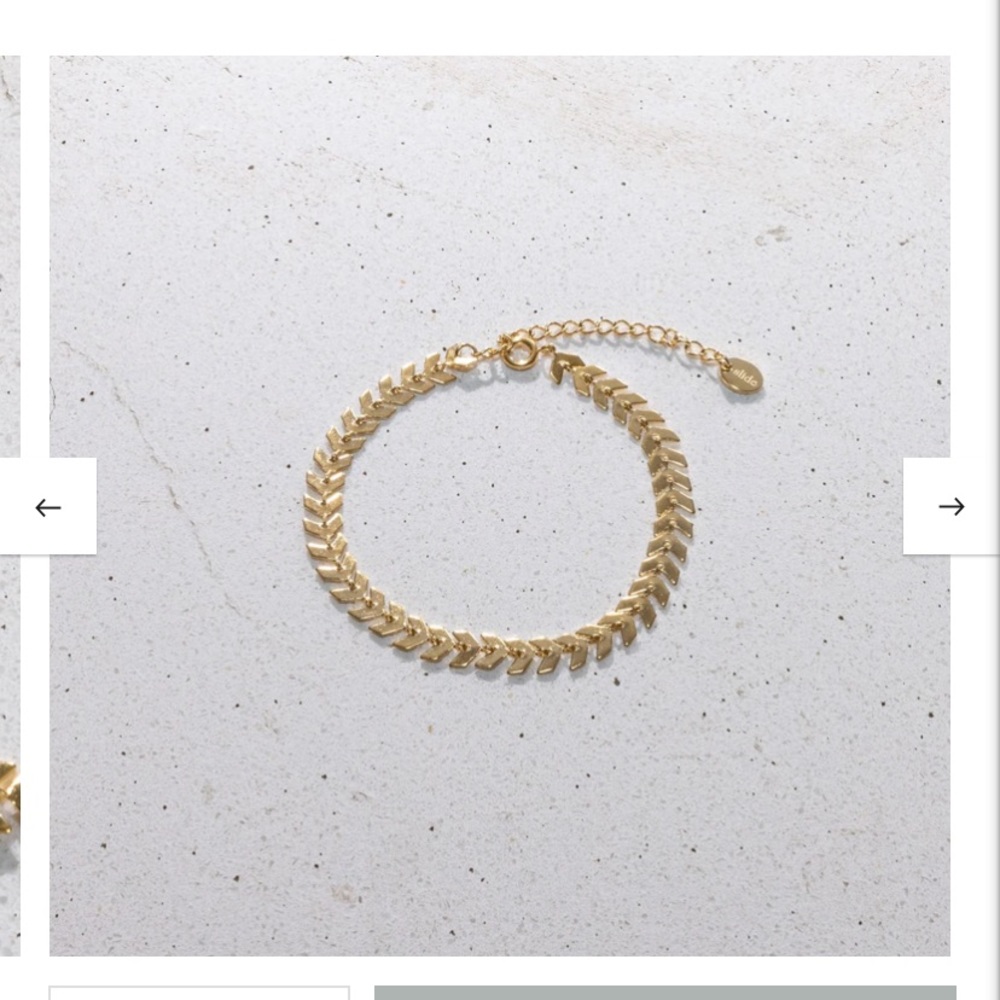Fly now gold bracelet